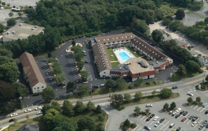 The Admiralty Inn & Suites • East Falmouth, Mass.